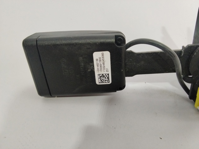 31462139 VOLVO Рычаг (замок) фиксации ремня безопасности задний правый купить в Павлоград