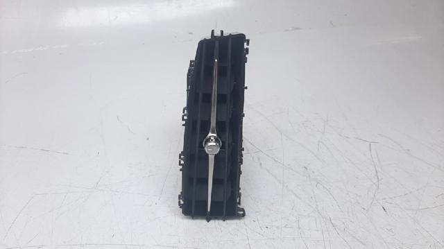 31477275 VOLVO Решетка вентиляции салона на "торпедо" правая купить в Черкассы