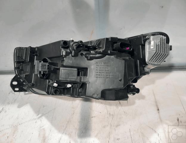 31655983 VOLVO Правая фара купить в Запорожье