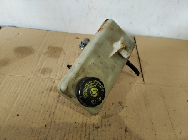 Cilindro mestre do freio 32067008C RENAULT