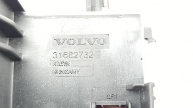 VOLVO 32142591 Блок предохранителей в наличии Чернигов