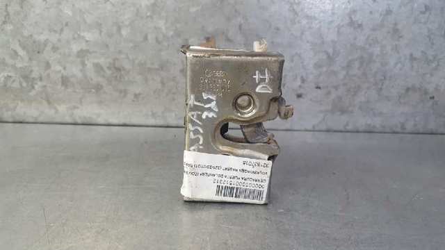 Fecho da porta dianteira esquerda 321837015 VAG