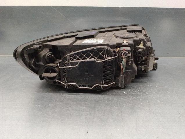 VOLVO 32206141 Левая фара в наличии Киев