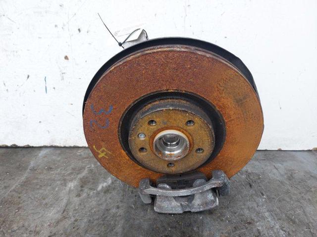 VOLVO 32221856 Цапфа передняя левая в наличии Чернигов