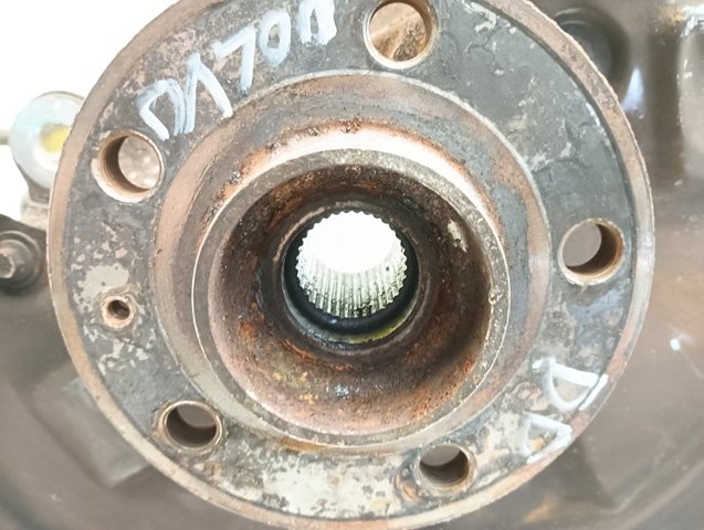 VOLVO 32221857 Цапфа (поворотный кулак) передний правый в наличии Тернополь