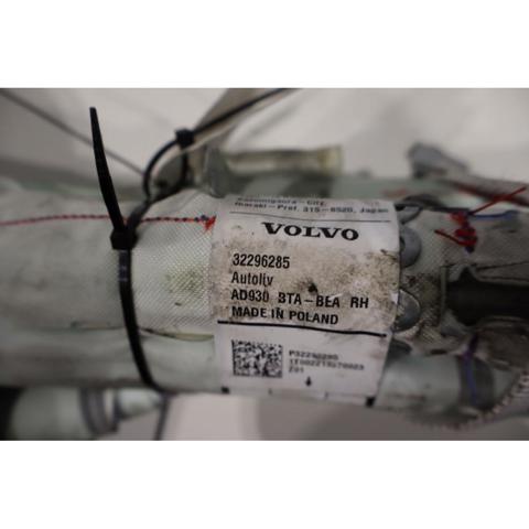 VOLVO 32296285 Шторка боковая, правая в наличии Днепр