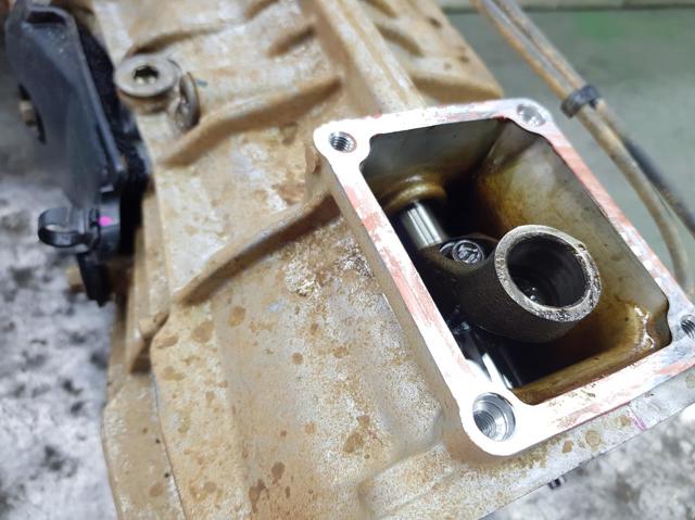 Caixa de Mudança montada (caixa mecânica de velocidades) 3303060B60 Toyota