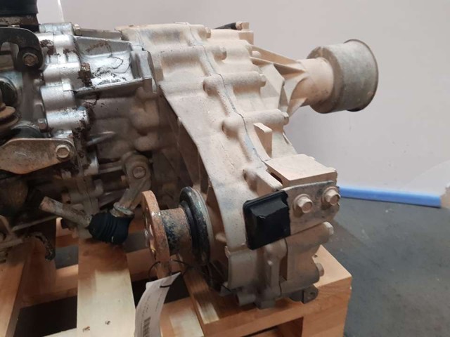 33100G2304 NISSAN Раздатка (коробка раздаточная) купить в Украина