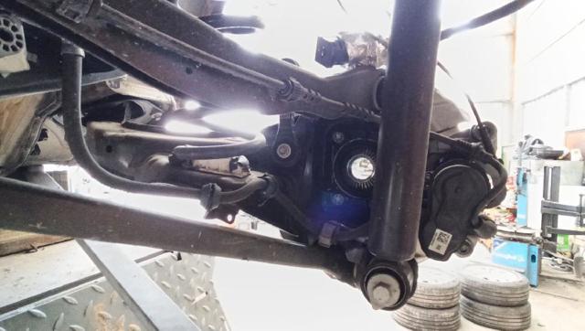 33306894210 BMW Цапфа задняя правая купить в Каменское