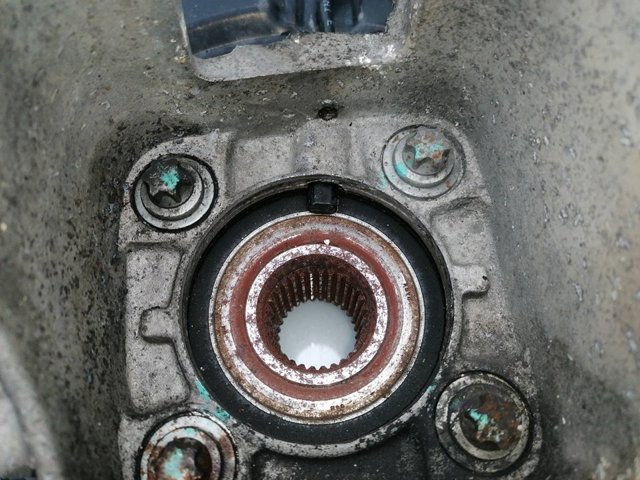 33321095240 BMW Цапфа задняя правая купить в Днепр