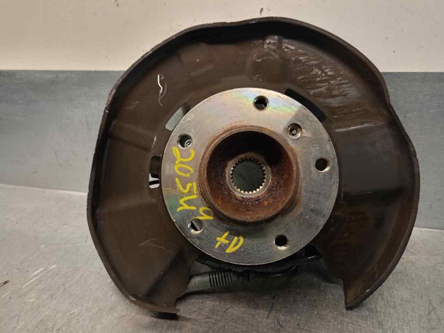 BMW 33326774810 Цапфа задняя правая в наличии Черновцы