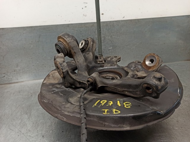 33326774810 BMW Цапфа задняя правая купить в Ирпень
