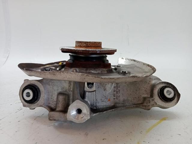 BMW 33326852161 Цапфа задняя левая в наличии Украина