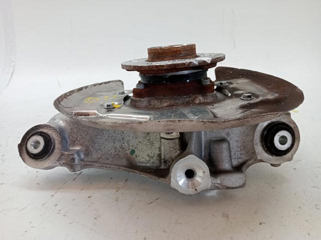 BMW 33326852162 Цапфа передняя правая в наличии Полтава