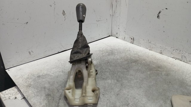 335300D010 TOYOTA Кулиса переключения передач купить в Ровно