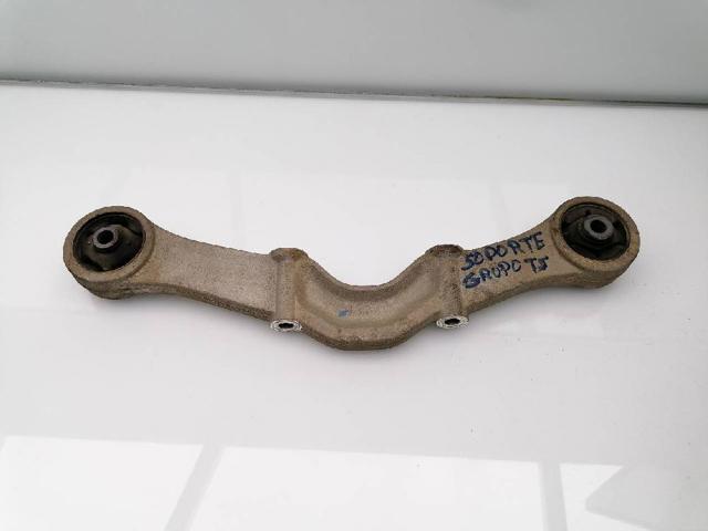 Bloco silencioso dianteiro de travessa de fixação de redutor traseiro 3517A027 MITSUBISHI