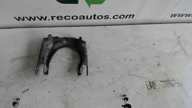 Braço oscilante superior direito de suspensão dianteira 3521J8 Peugeot/Citroen