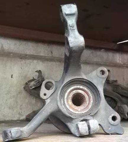 VAG 357407255C Цапфа (поворотный кулак) передний левый в наличии Ирпень
