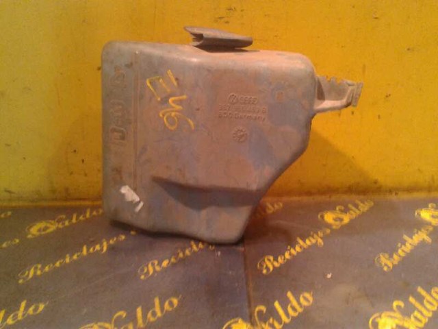 Tanque de fluido para lavador de vidro 357955453B VAG