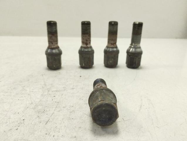 BMW 36136756298 Колесный болт в наличии Ужгород