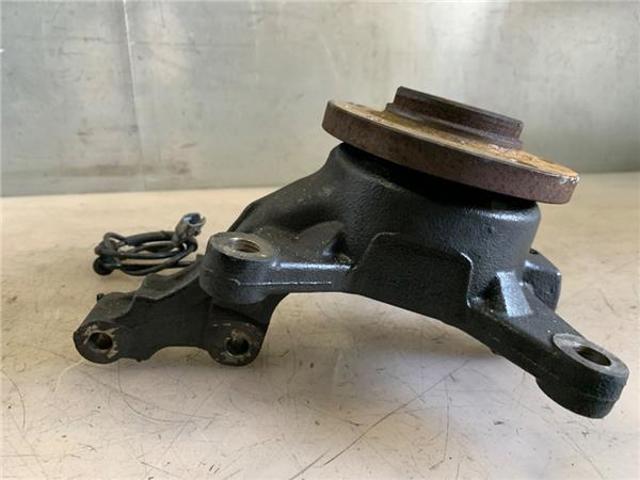 364693 PEUGEOT Цапфа (поворотный кулак) передний левый купить в Чернигов