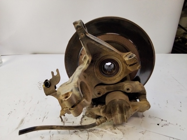 PEUGEOT 364753 Цапфа передняя правая в наличии Ужгород