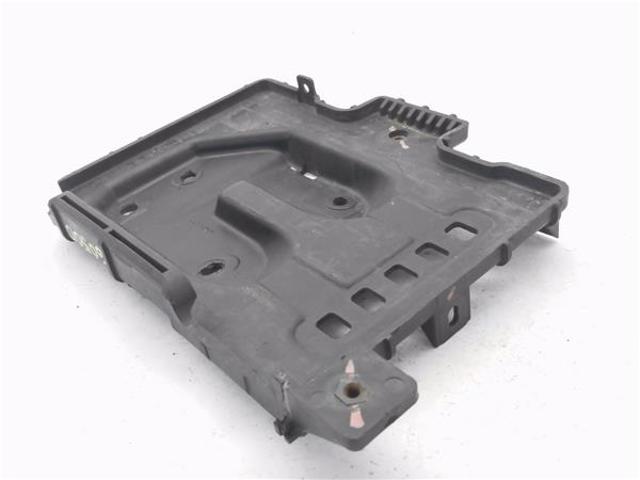 HYUNDAI 371502H000 Полка под аккумулятор в наличии Черновцы