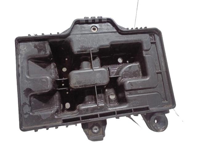 37150D3000 HYUNDAI Полка под аккумулятор купить в Полтава