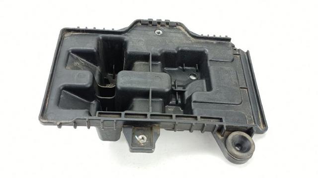 37150D3500 HYUNDAI Полка под аккумулятор купить в Хмельницкий