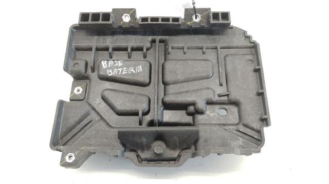 37150J7000 HYUNDAI Подставка аккумулятора купить в Ирпень