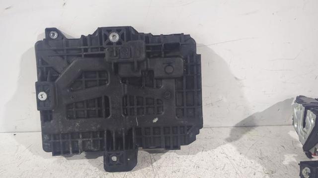 HYUNDAI 37150J7000 Подставка аккумулятора в наличии Киев