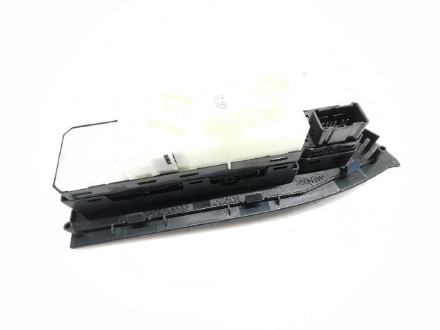 3799064J20000 SUZUKI Кнопочный блок управления стеклоподъемником передний левый купить в Черновцы