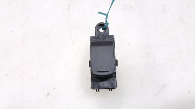 3799568L00000 SUZUKI Кнопка стеклоподъемника передняя купить в Кривой Рог