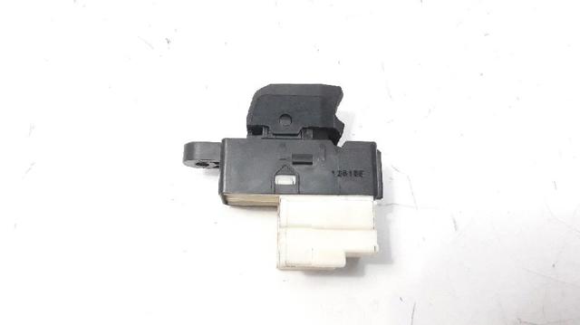 SUZUKI 3799568L00000 Кнопка включения мотора стеклоподъемника передняя правая в наличии Днепр