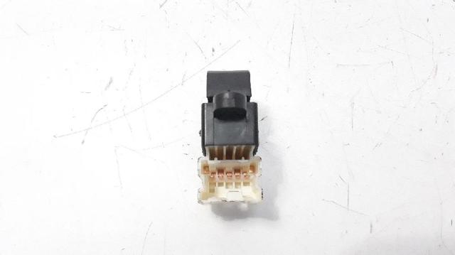 SUZUKI 3799568L00000 Кнопка включения мотора стеклоподъемника передняя правая в наличии Одесса