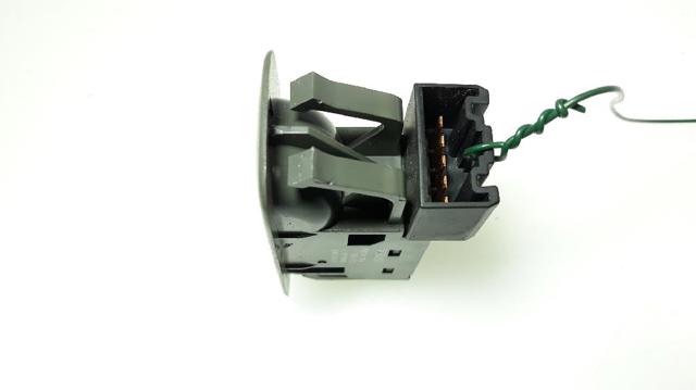 SUZUKI 3799575F00T01 Кнопочный блок управления стеклоподъемником задний в наличии Винница