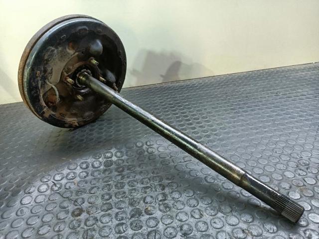 NISSAN 381648F301 Задняя полуось в наличии Черновцы