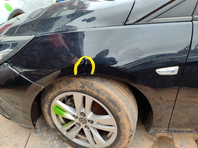 Pára-lama dianteiro esquerdo Opel Astra