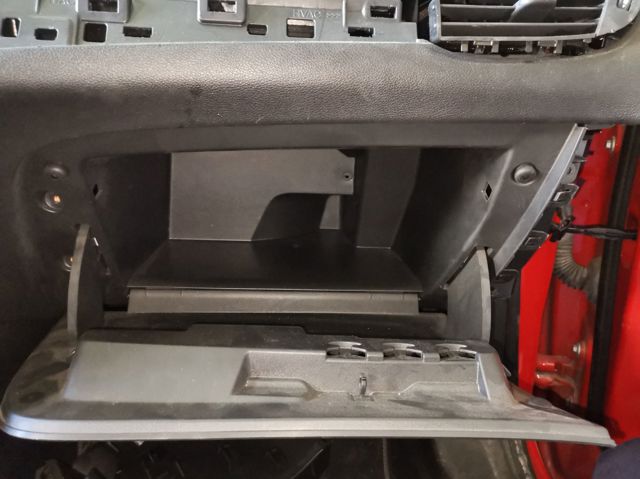 OPEL 39046757 Ящик перчаточный (бардачок) в наличии Черкассы