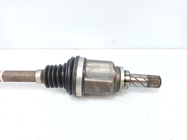 RENAULT 391002615R Полуось (привод) передняя правая в наличии Винница
