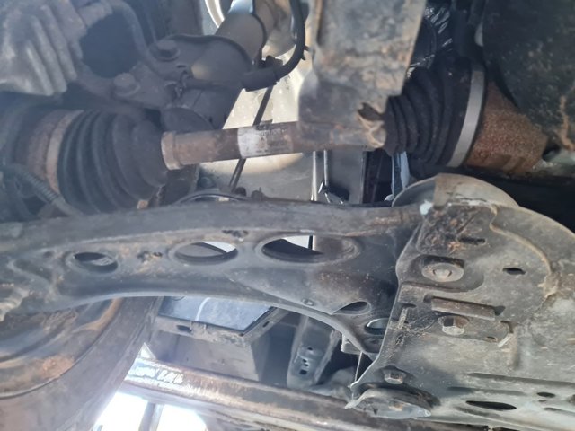 391009653R RENAULT Правая полуось купить в Ирпень