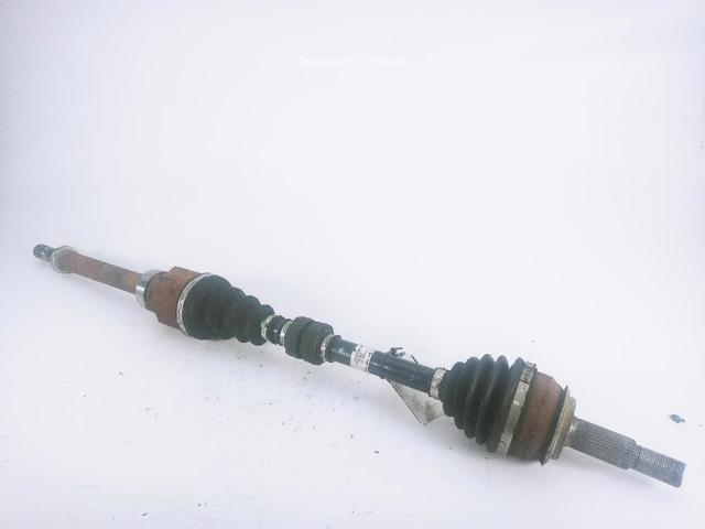 Semieixo (acionador) dianteiro direito 39100JD02B NISSAN