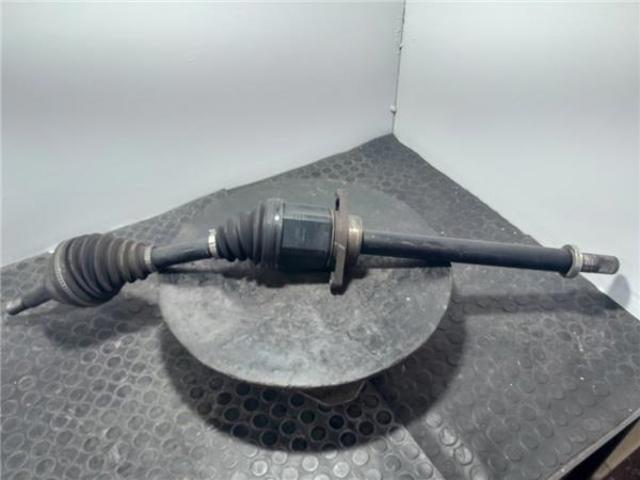 Semieixo (acionador) dianteiro direito 39100JD74A NISSAN