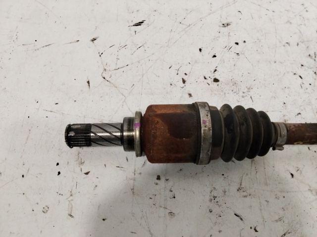 RENAULT 391018662R Полуось (привод) передняя левая в наличии Ровно