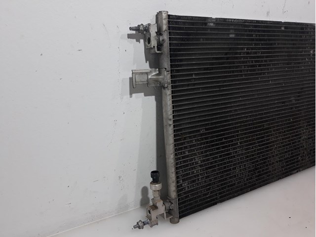 Condensador de ar condicionado / radiador para Opel Astra J Sports Tourer Enjoy / 01.11 - 12.11 A17DTJ 39140127