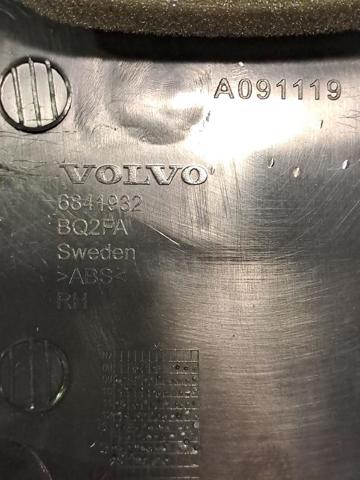 39818029 VOLVO Обшивка стойки кузова внутренняя средняя нижняя правая купить в Киев