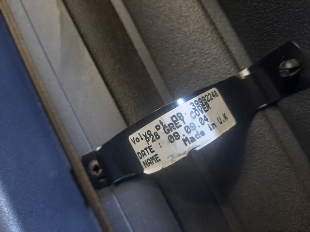 VOLVO 39992248 Шторка багажного отсека в наличии Харьков