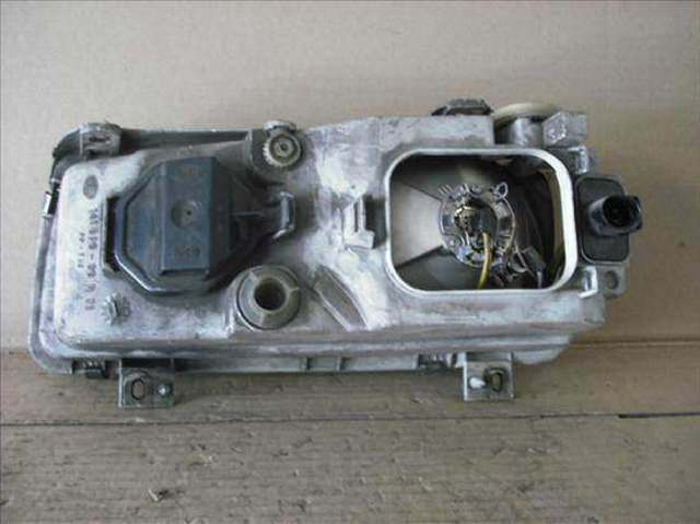 3A0941018 VAG Правая фара купить в Кривой Рог