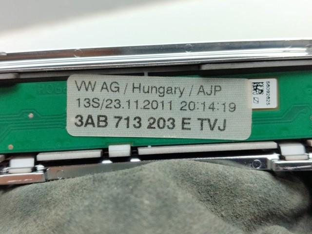 3AB713203E VAG Накладка консоли рычага переключения передач АКПП купить в Львов