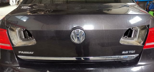Tampa de porta-malas Volkswagen Passat 362